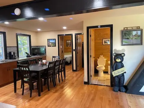 Photo 3 of 7 of Cozy and Close