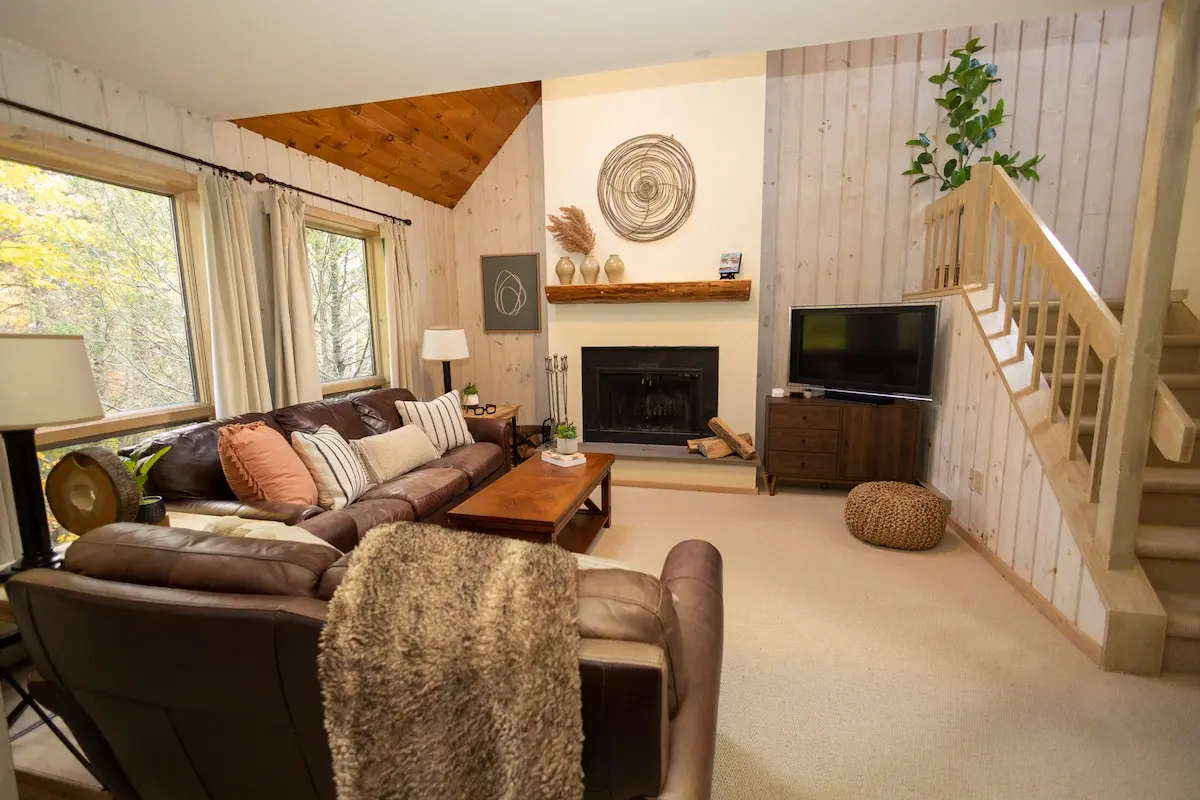 Photo 6 of 7 of On-Mountain Ski House W/hot Tub