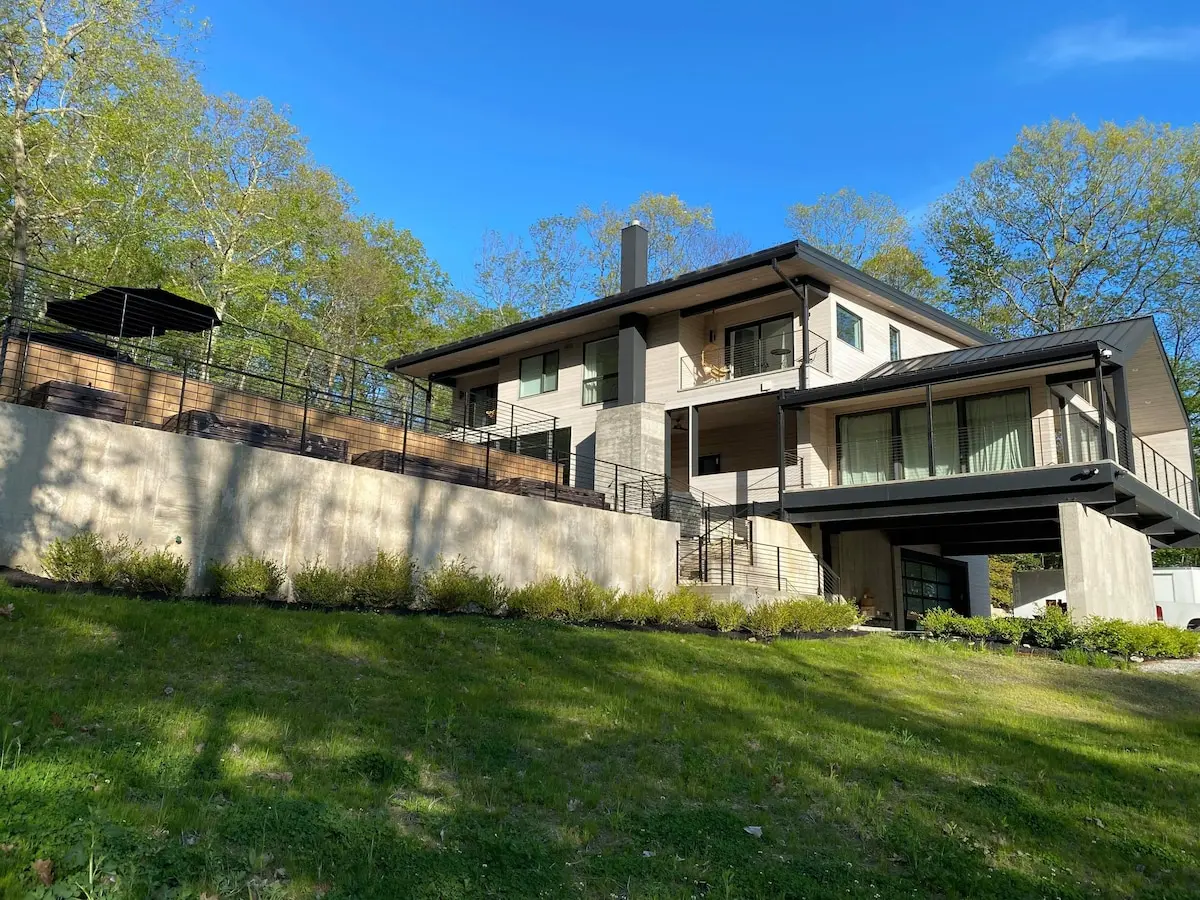 Photo 7 of 7 of Ultra-Modern Home