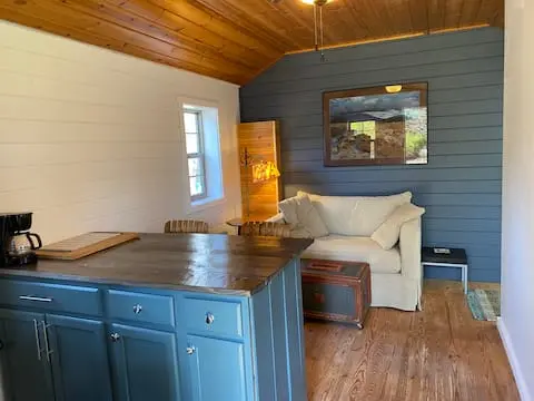 Photo 4 of 7 of The Petite Cabin