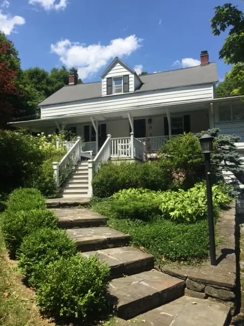 Photo 2 of 7 of Farmhouse W/pool