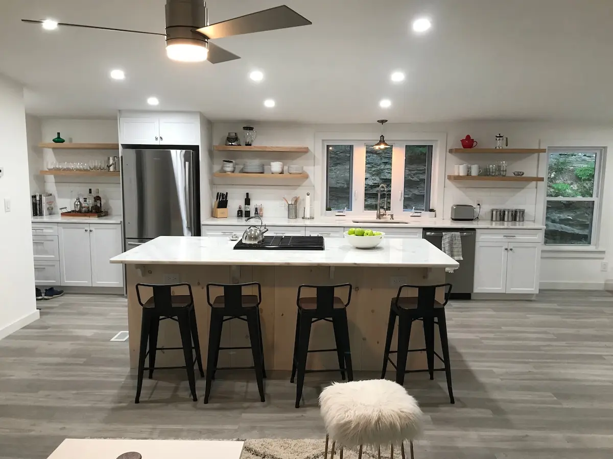 Photo 3 of 5 of Stylish Three Bedroom Home Near Hiking