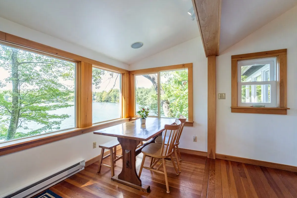 Photo 6 of 7 of Lakeside Cottage: Boulder's Bluff