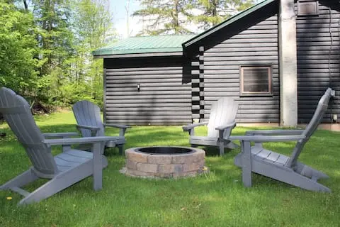 Photo 3 of 7 of @thebridgechalet Log Cabin.5 Miles to Hunter 3br