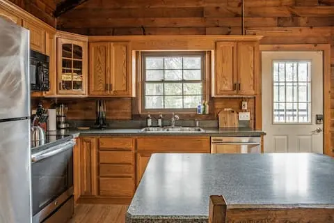 Photo 4 of 7 of @thebridgechalet Log Cabin.5 Miles to Hunter 3br