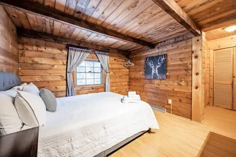 Photo 5 of 7 of @thebridgechalet Log Cabin.5 Miles to Hunter 3br
