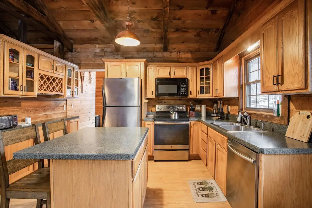 Photo 6 of 7 of @thebridgechalet Log Cabin.5 Miles to Hunter 3br