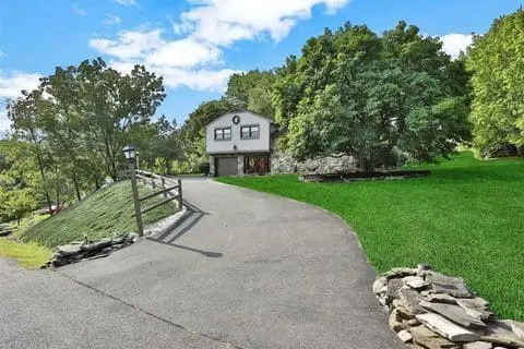 Photo 4 of 7 of Charming Vacation House