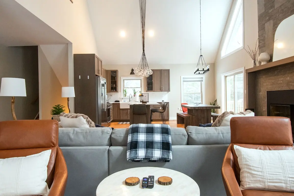 Photo 3 of 4 of Modern Spacious Home Three Bedrooms