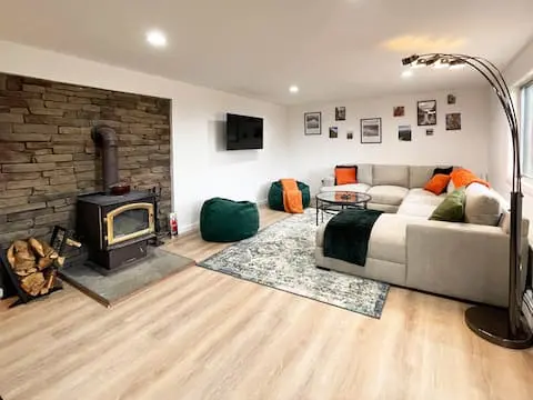 Photo 2 of 7 of Spacious & Private