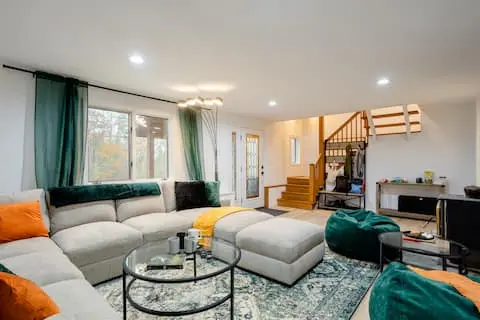 Photo 3 of 7 of Spacious & Private