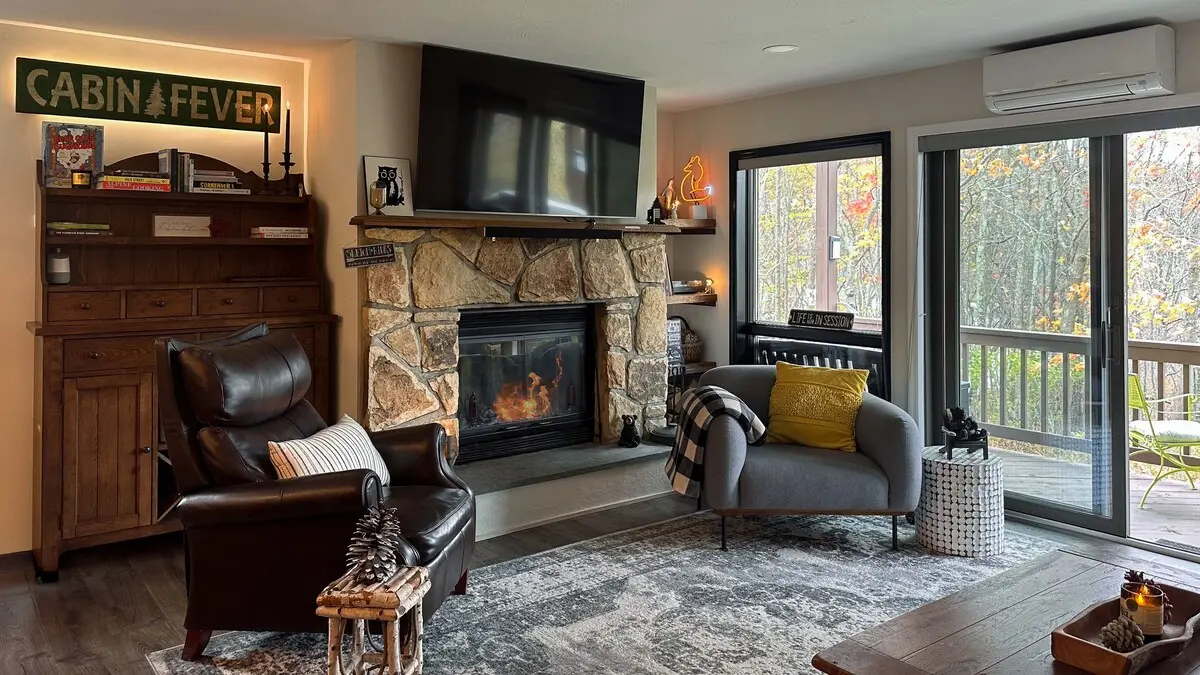 Photo 3 of 4 of Mountain Condo W Modern CabinStyle @hunter&windham