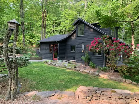 Photo 2 of 7 of Mtn Lodge- Pvt 2 Acres W/saline Pool