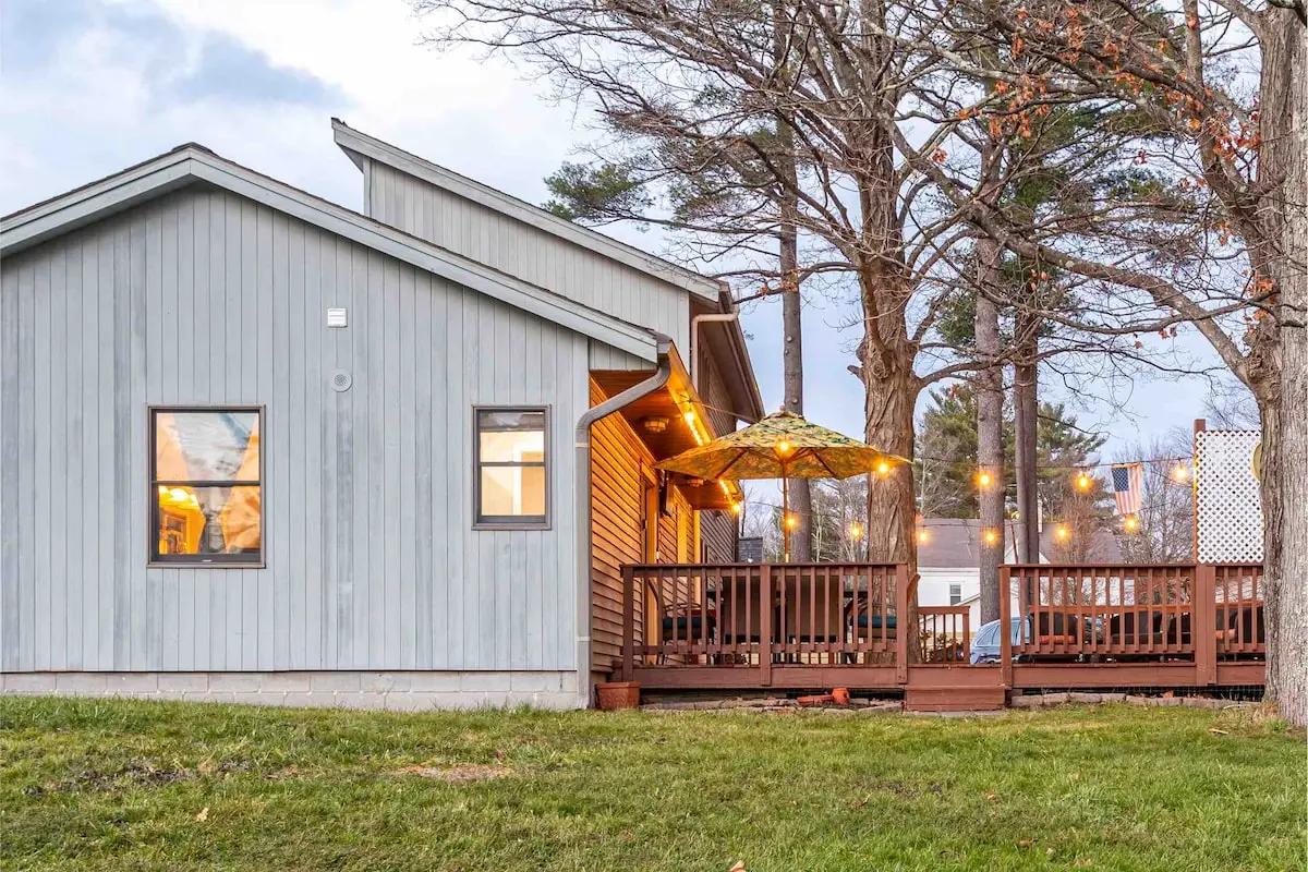 Photo 3 of 5 of Amenity-Rich Mtn-View Cabin