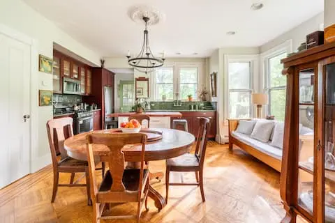 Photo 2 of 7 of Large 2-br Apartment in Historic Waterfront Home