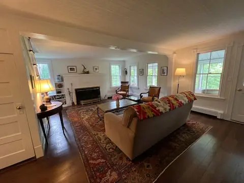 Photo 4 of 7 of Cozy 1920 3 Bdrm Farmhouse