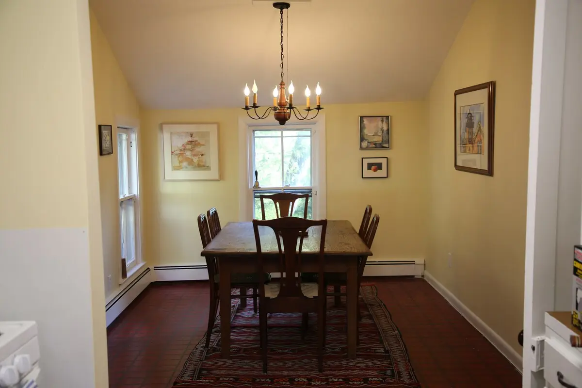 Photo 7 of 7 of Cozy 1920 3 Bdrm Farmhouse