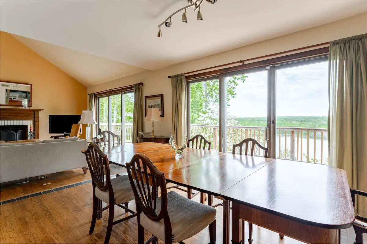 Photo 4 of 4 of Classic Riverfront House