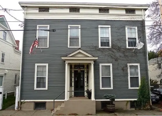Photo 5 of 5 of Spacious Two Bedroom Downtown Home