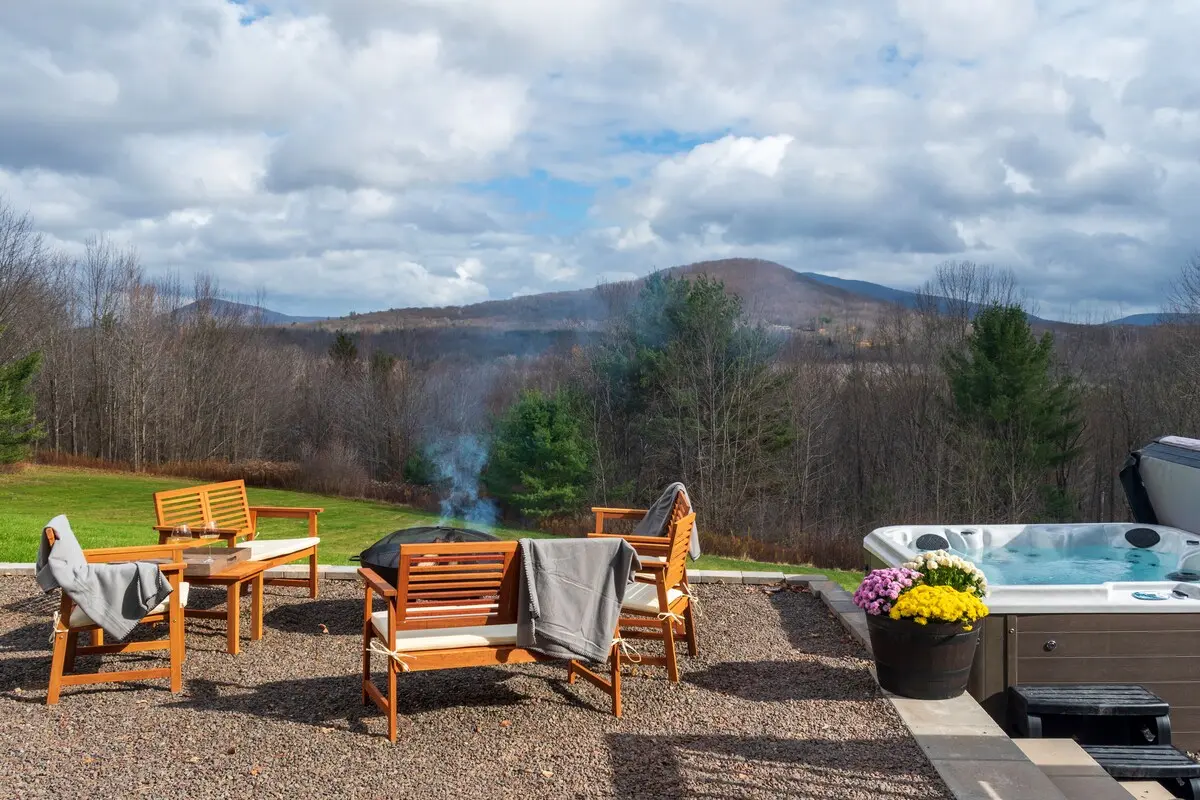 Photo 2 of 5 of Modern Home: Hot Tub, Mountain Views & Ev Charger