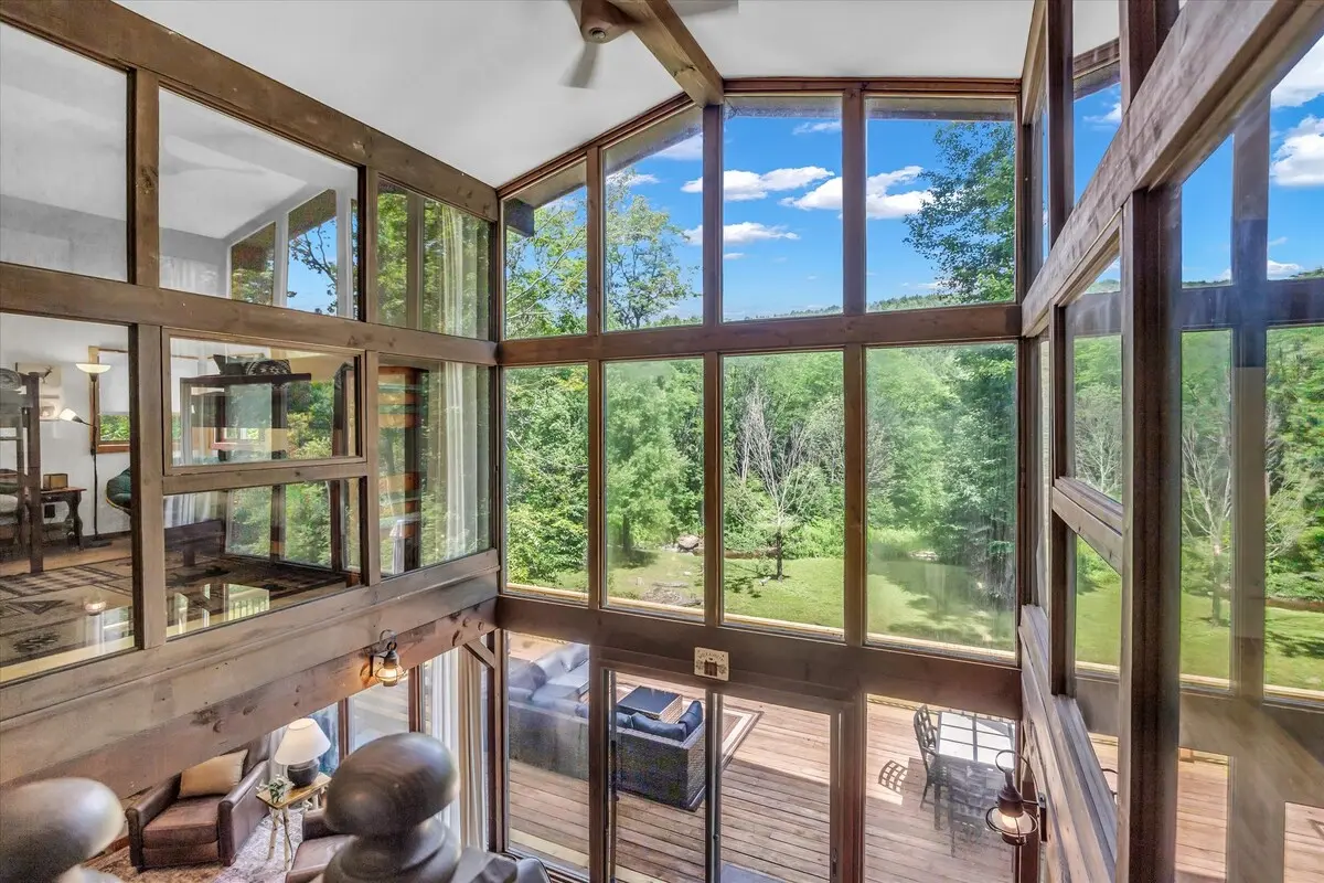 Photo 4 of 5 of Creekside Lodge