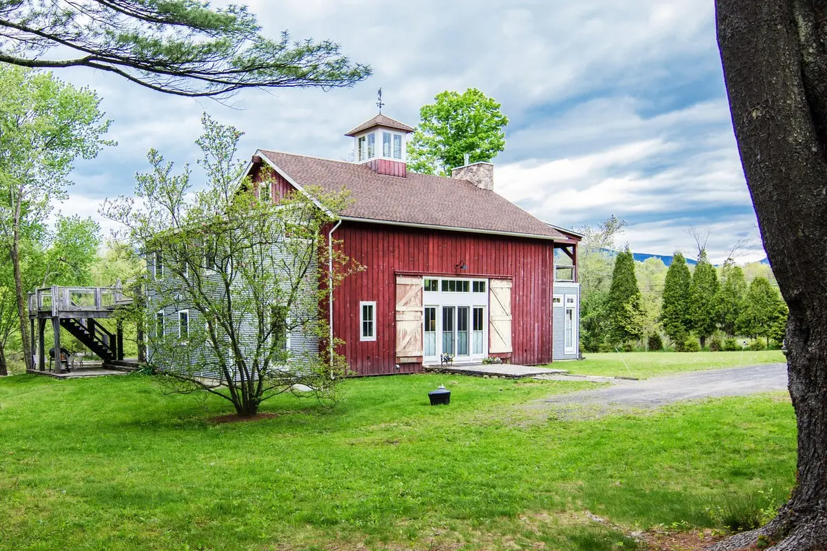 Photo 6 of 7 of Barn on the Pond