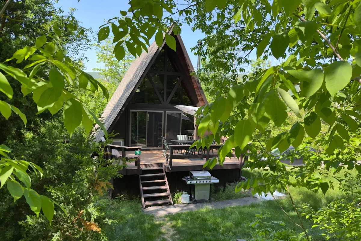 Photo 1 of 5 of Bear & Louis Cabin
