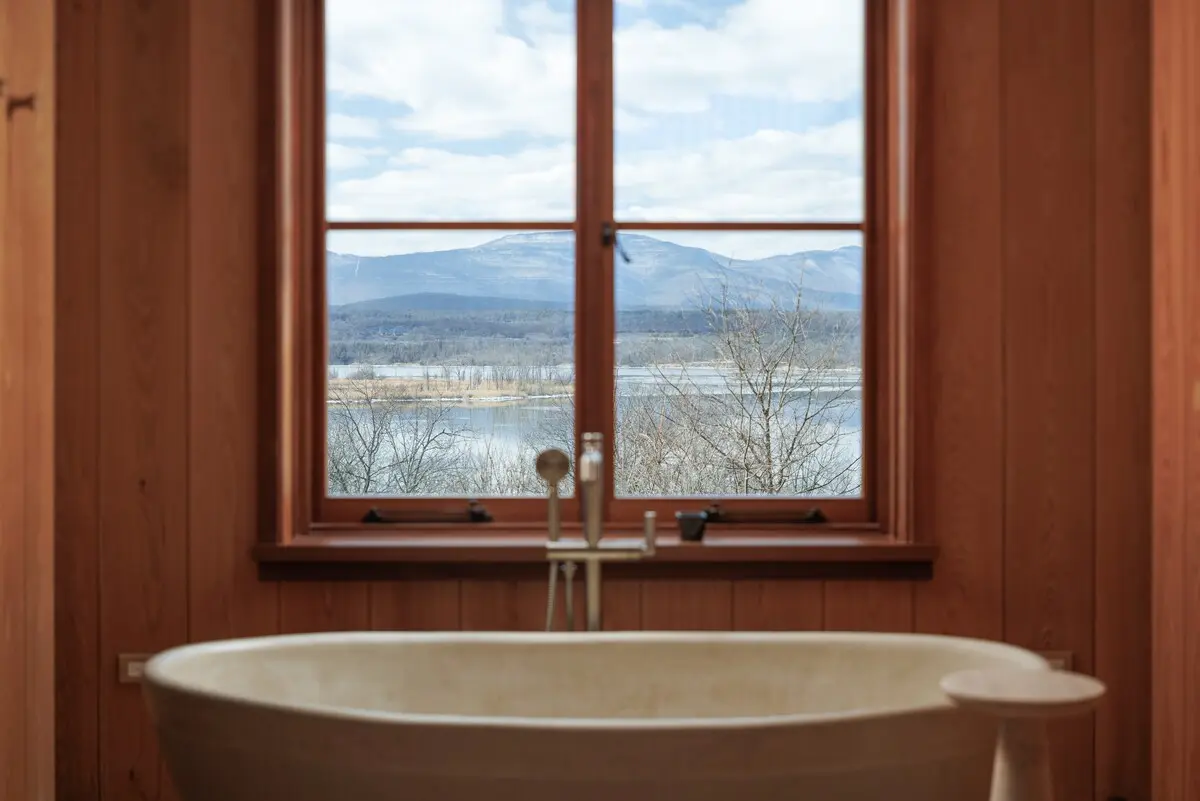 Photo 5 of 5 of Palatine River Estate