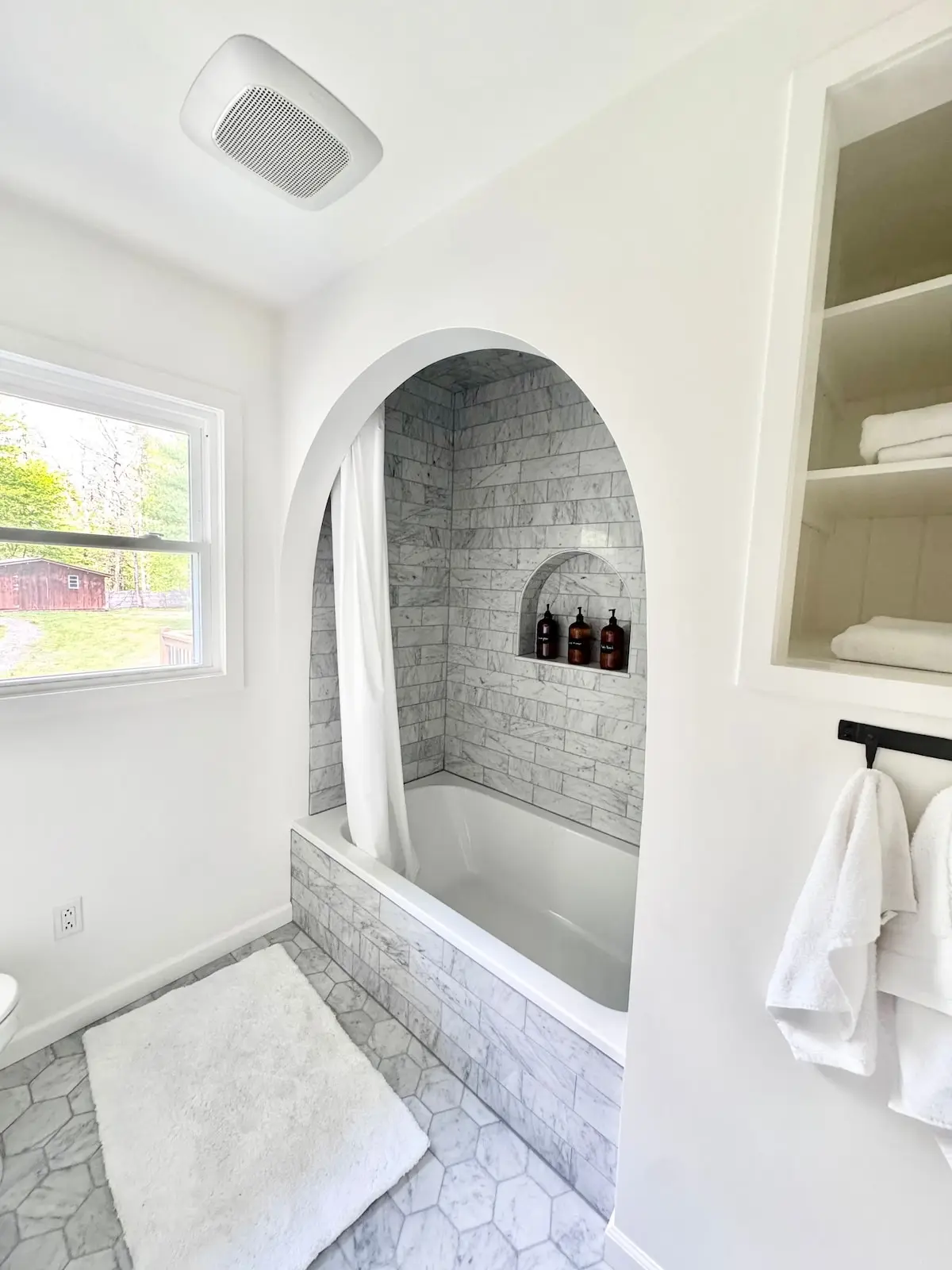 Photo 3 of 4 of Custom Designer Home Four Bedrooms