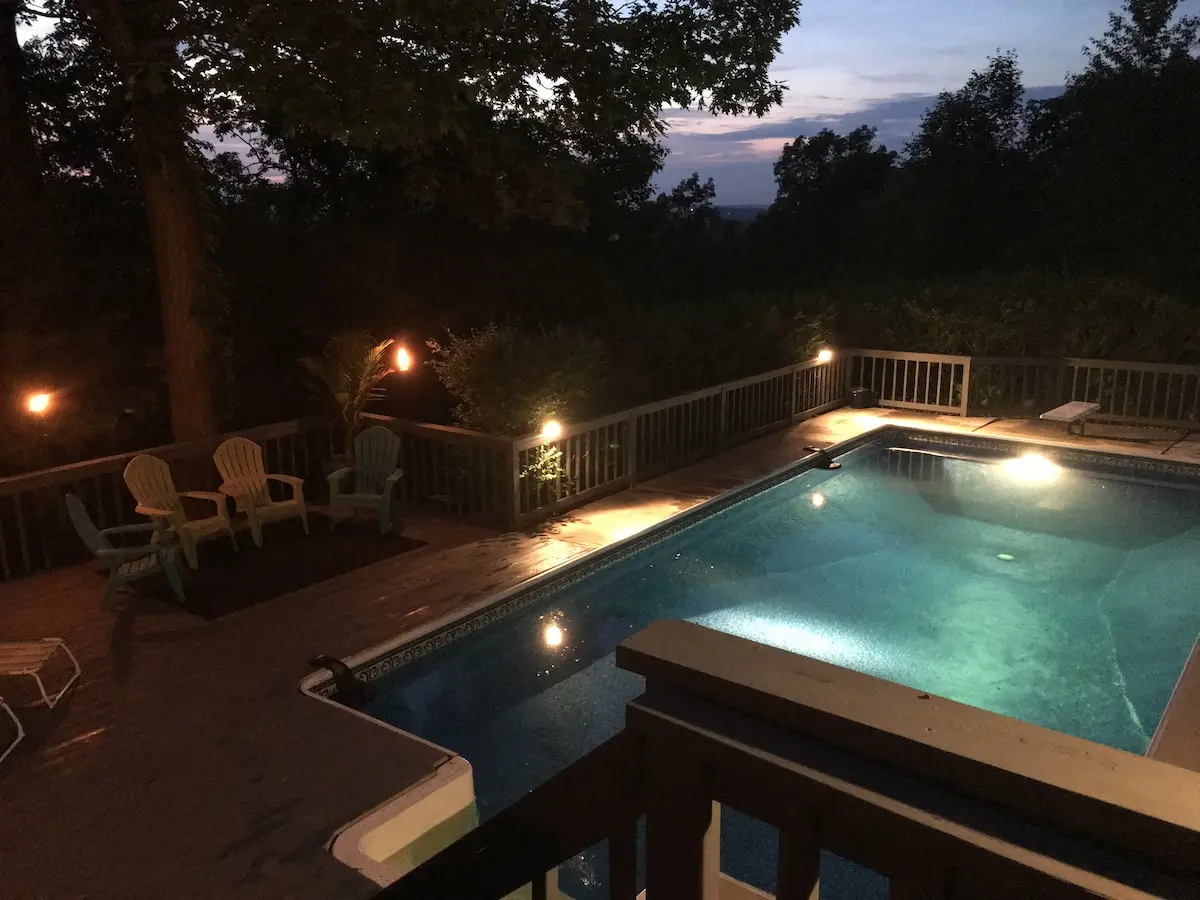Photo 5 of 7 of Six-Bedroom House with Pool