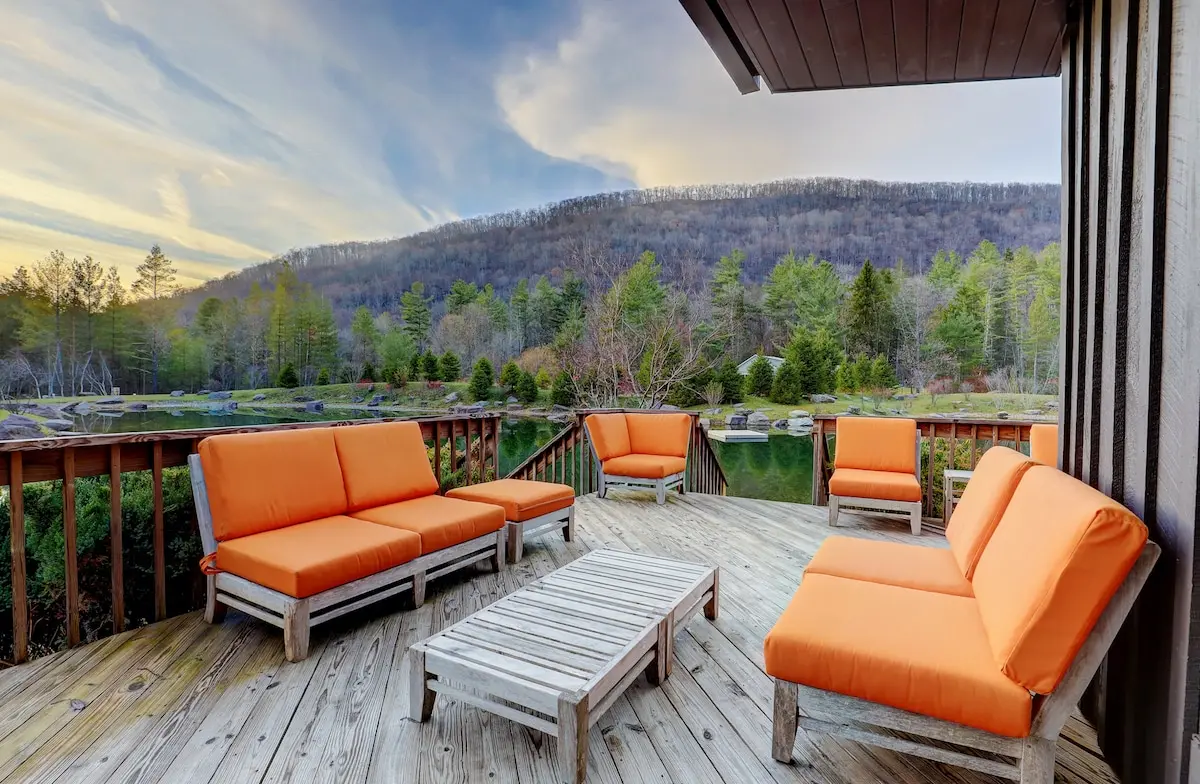 Photo 2 of 7 of Private Lakehouse