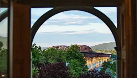 Photo 3 of 7 of "the Big House" W Hudson River Views & Huge Pool
