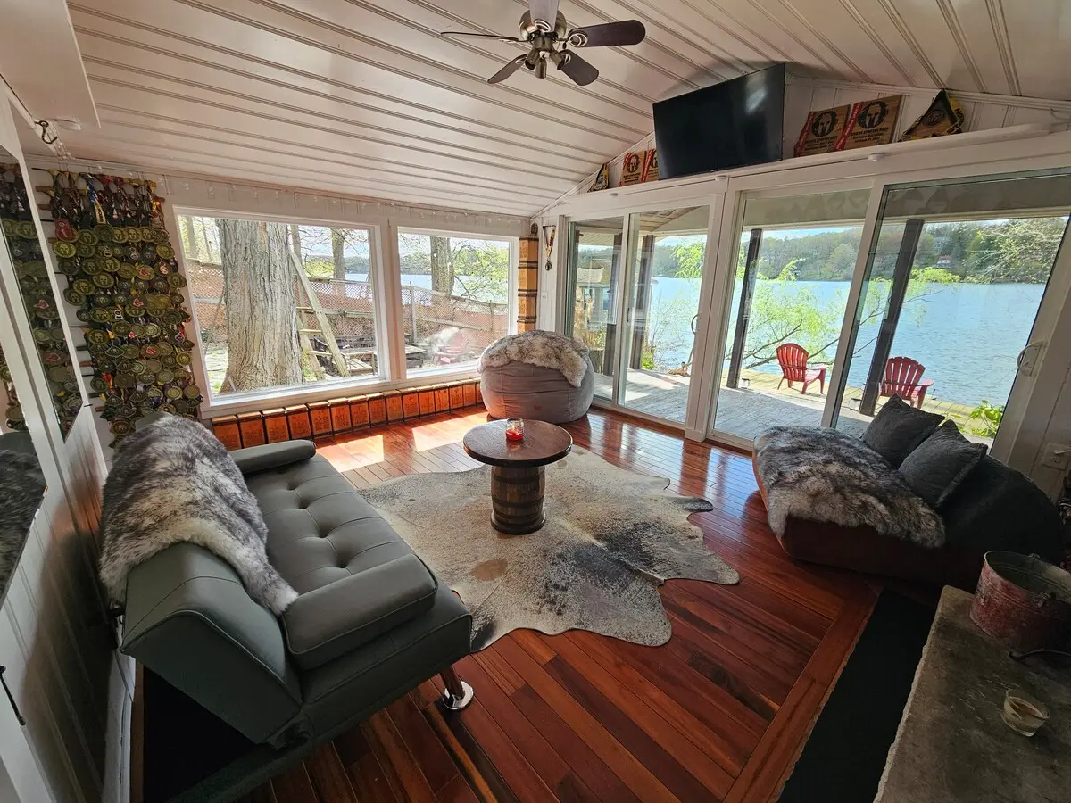 Photo 2 of 3 of Panoramic Lake Cottage