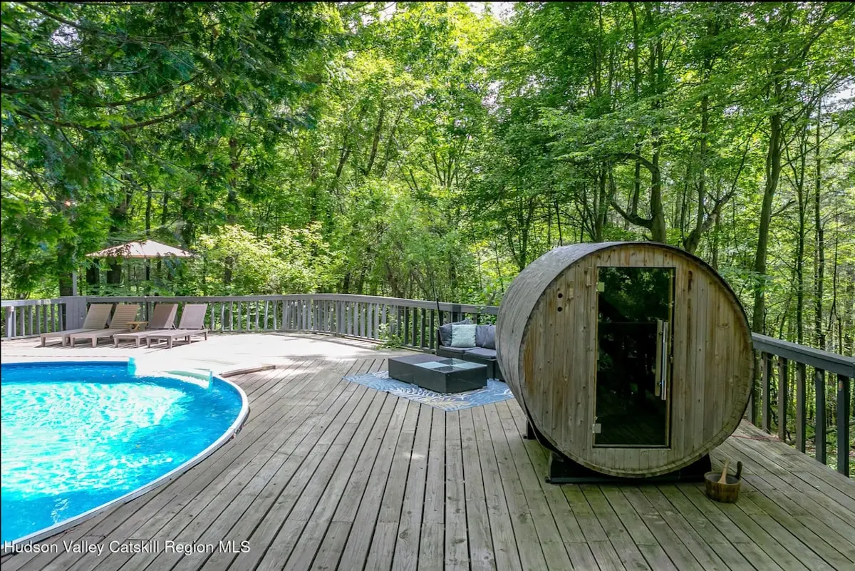 Photo 2 of 5 of Private Cabin