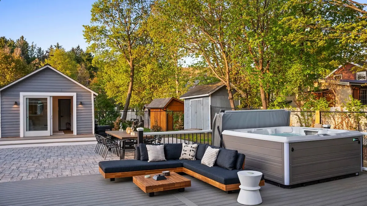 Photo 4 of 5 of /6.5ba: Hunter, Hot Tub, Fire Pit