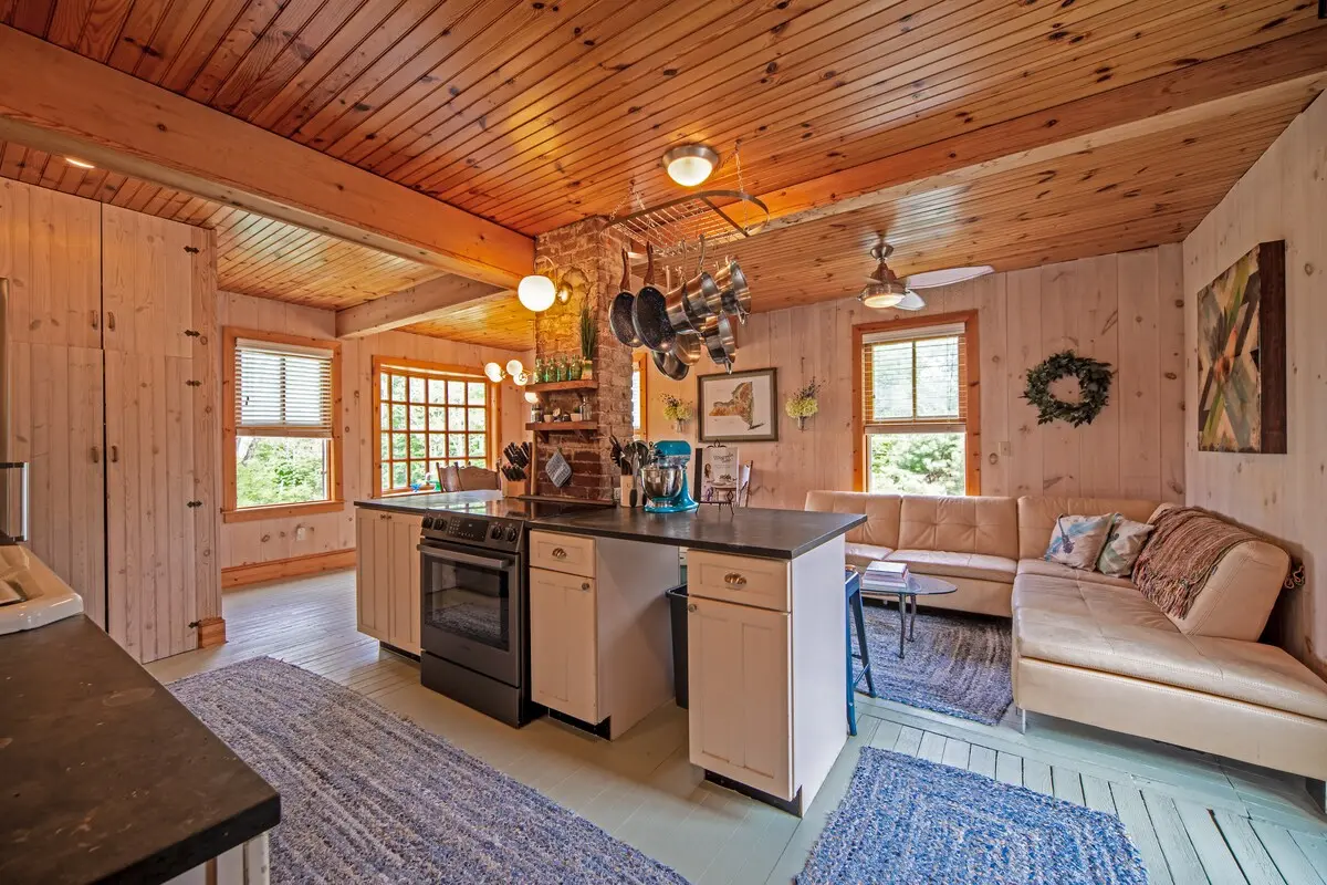 Photo 7 of 7 of Mountaintop Farmhouse