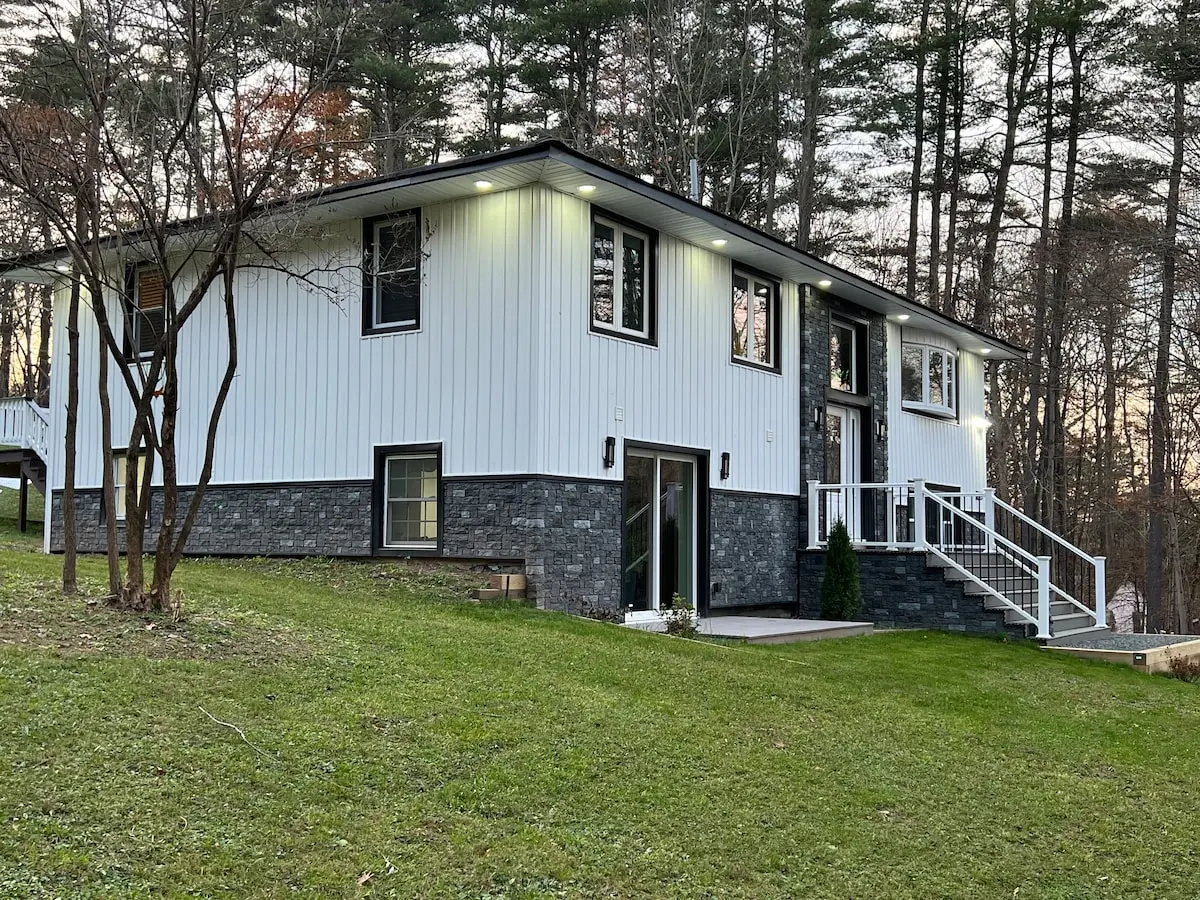 Photo 2 of 5 of Modern Getaway in