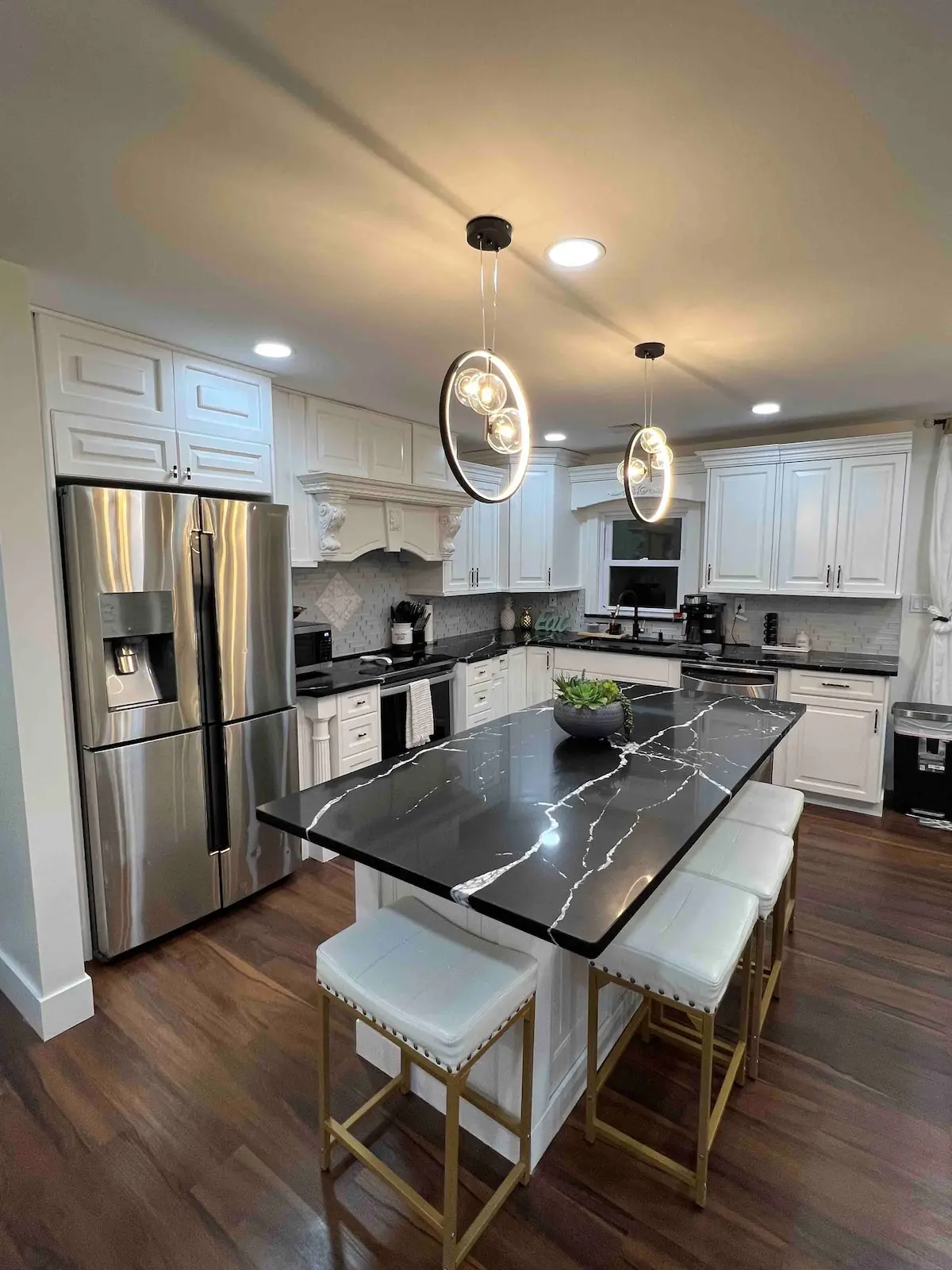 Photo 3 of 5 of Modern Getaway in