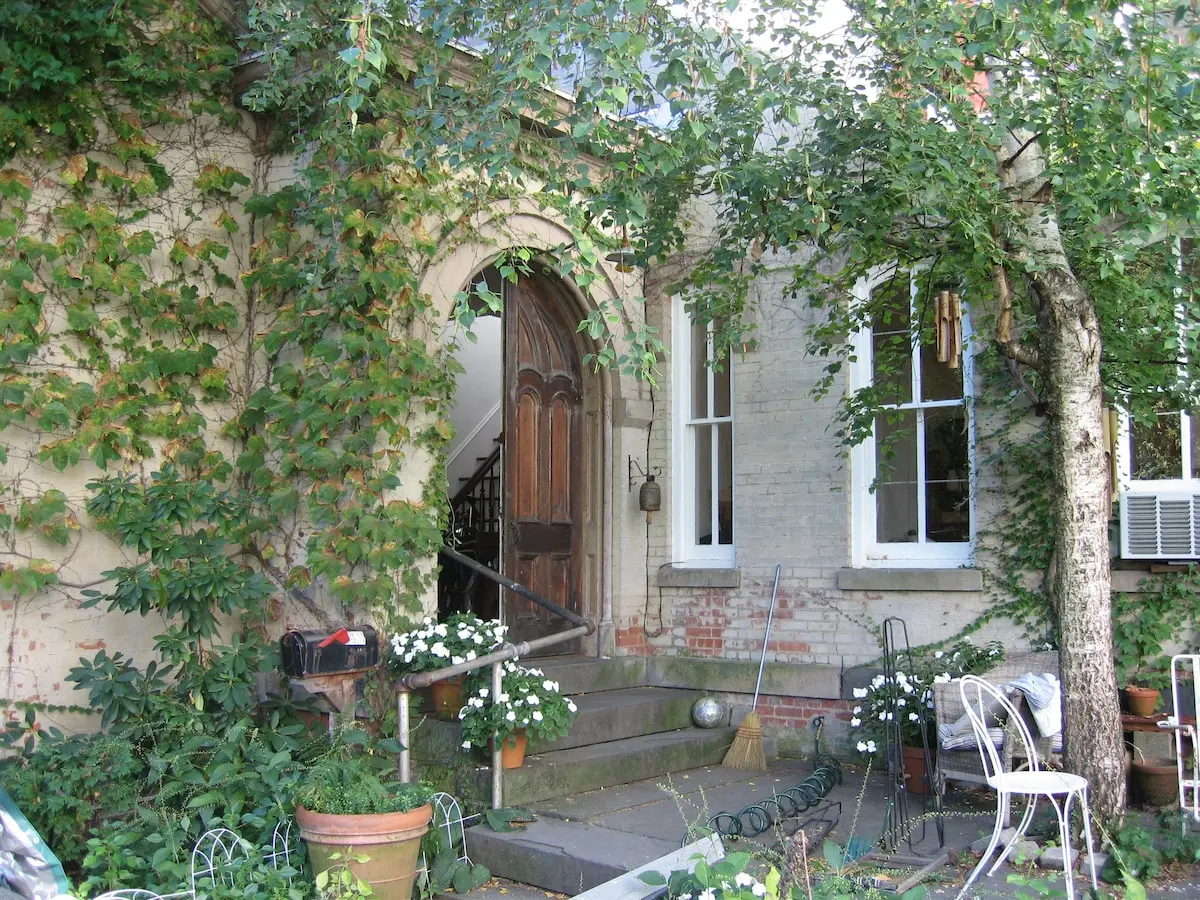 Photo 4 of 7 of Historic -artist Church-Sleeps 10 -14