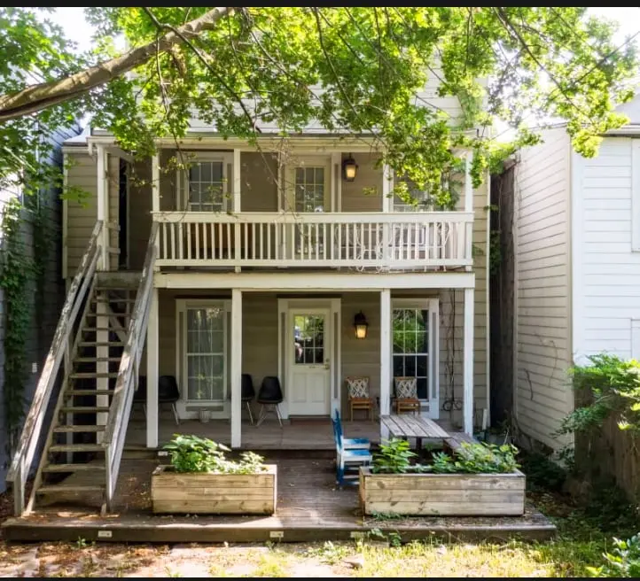 Photo 2 of 5 of La Maison: Charming 1br In Prime Location
