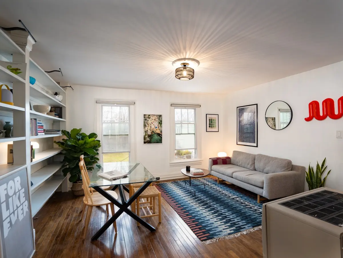 Photo 1 of 5 of La Maison: Charming 1br In Prime Location