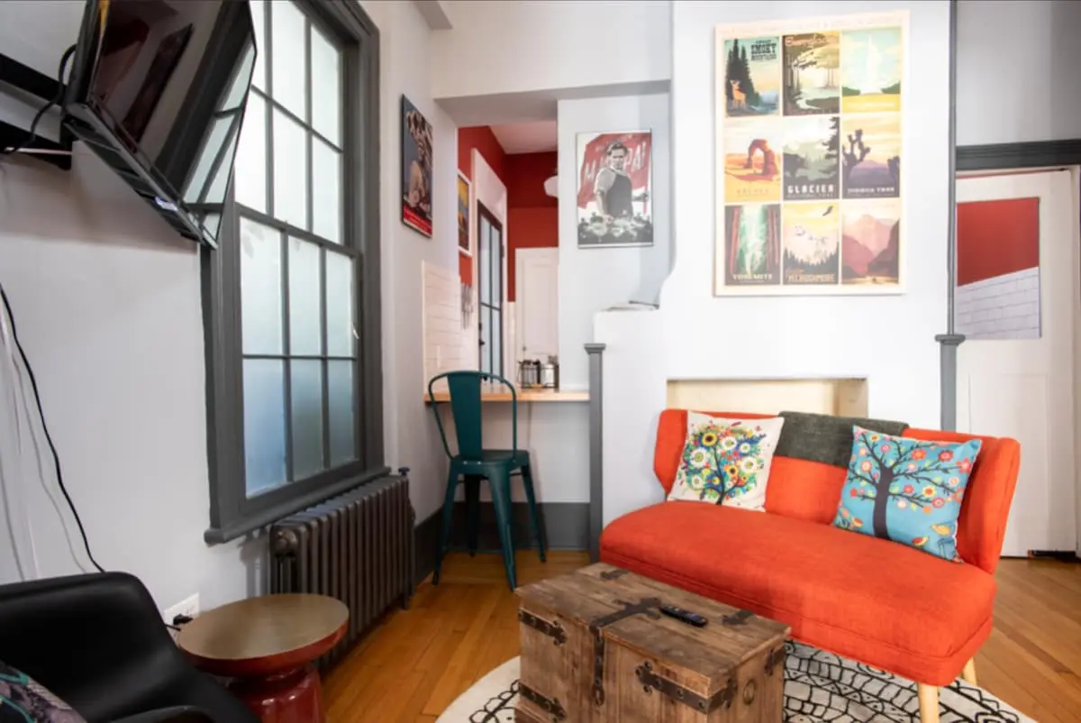 Photo 2 of 5 of Cozy 2 Bedroom Apartment in the Center of