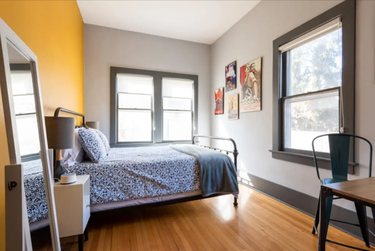 Photo 4 of 5 of Cozy 2 Bedroom Apartment in the Center of