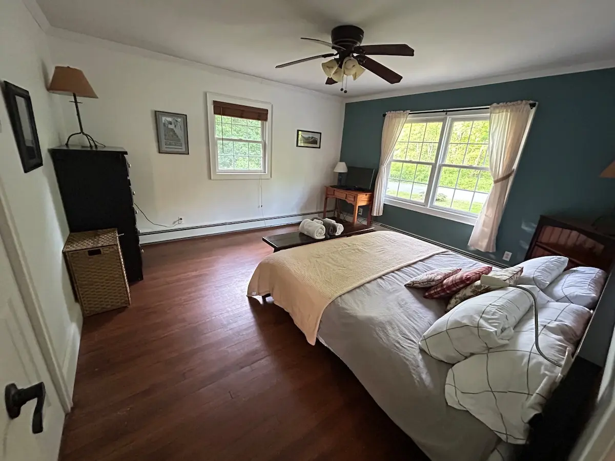 Photo 5 of 5 of Mountainside Farmhouse: 2 Br W/ Loft on 4.3 Acres