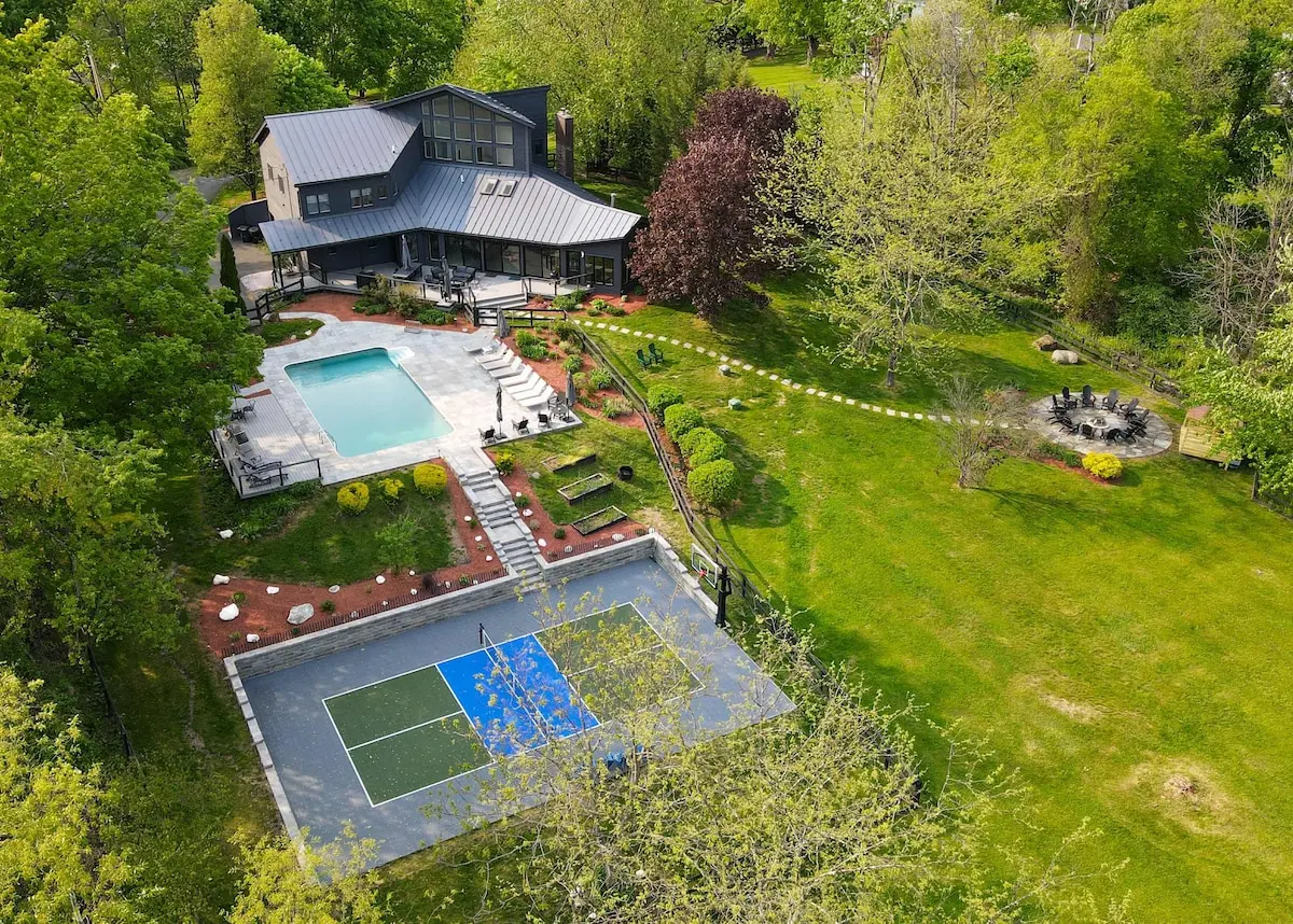 Photo 6 of 7 of Family Manor W Pickleball, Pool, Hot Tub, Fire Pit