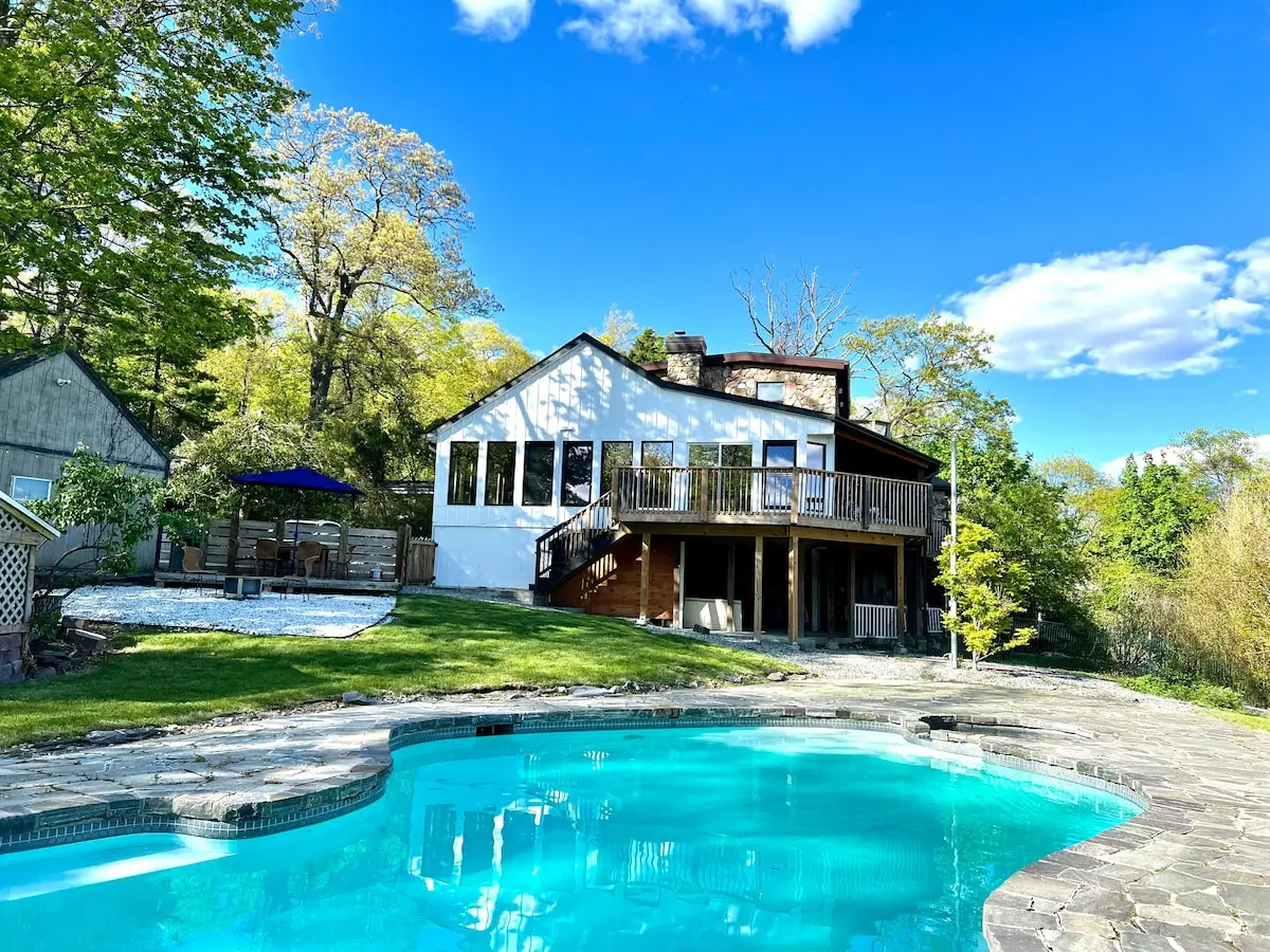 Photo 5 of 6 of Secluded Villa