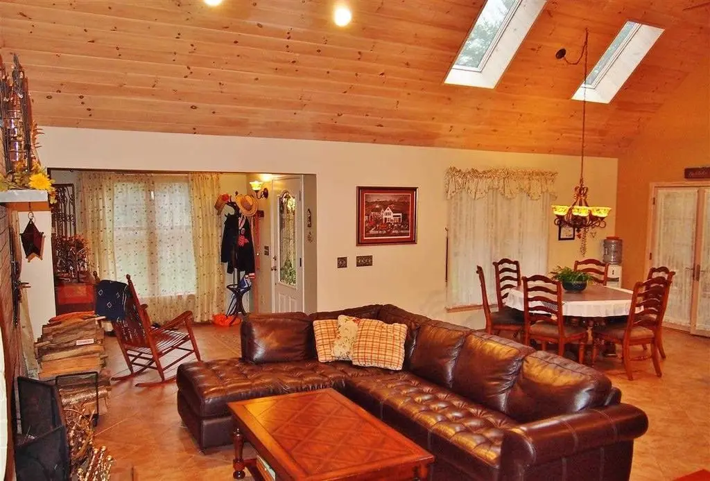 Photo 3 of 5 of Cozy Ski House