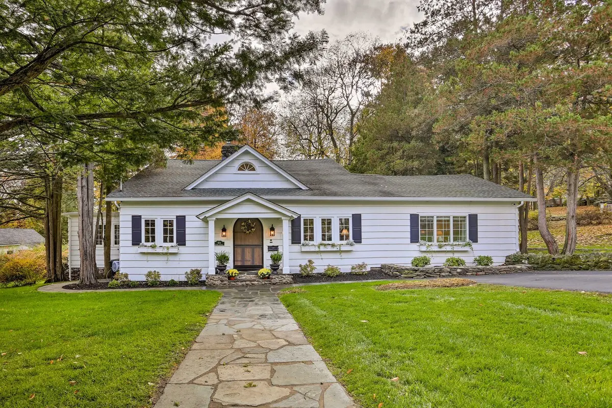 Photo 4 of 7 of Historic 1800s Cottage!