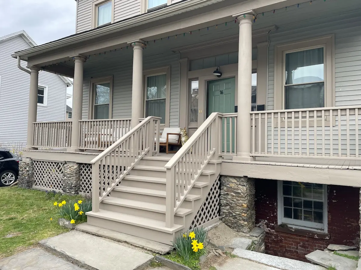 Photo 1 of 5 of Family Friendly 3br by Roundhouse