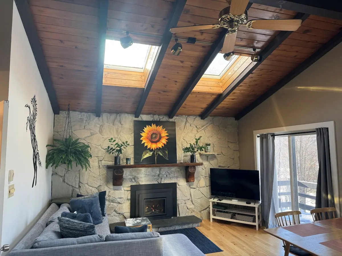 Photo 2 of 4 of Serene Two-level Chalet